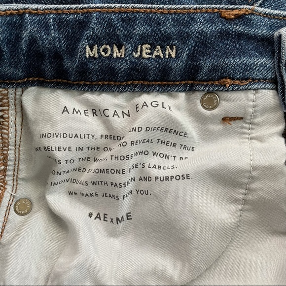 American Eagle High Rise Distressed Mom Jeans - 2 - Picture 8 of 16